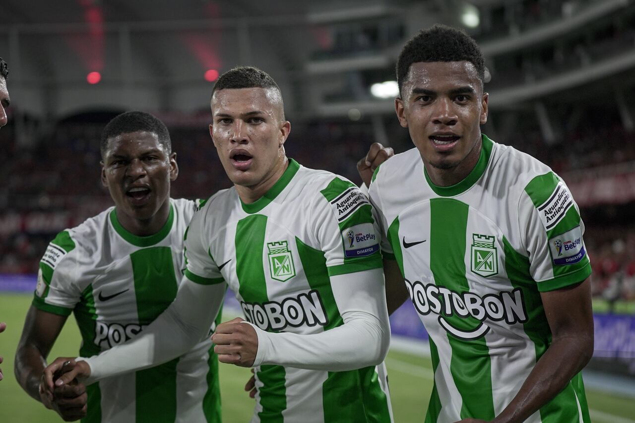 Nelson Deossa celebrando el segundo gol.