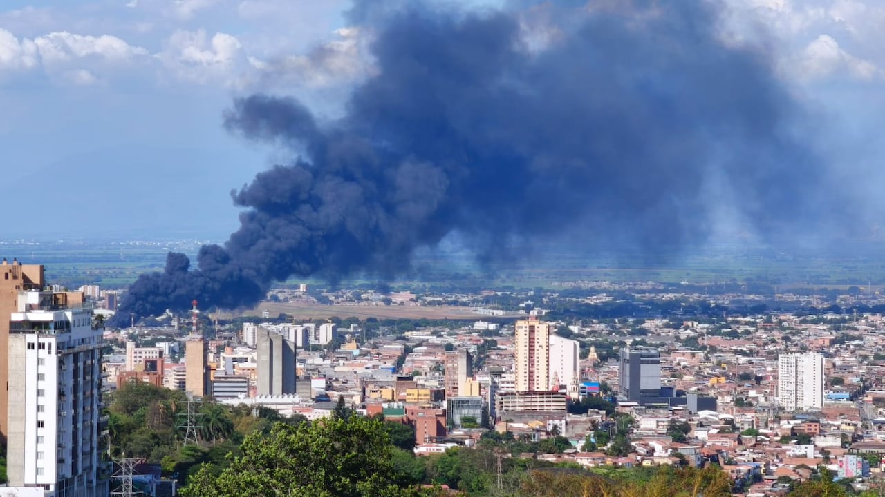 Reportan incendio estructural en el barrio Porvenir de Cali.