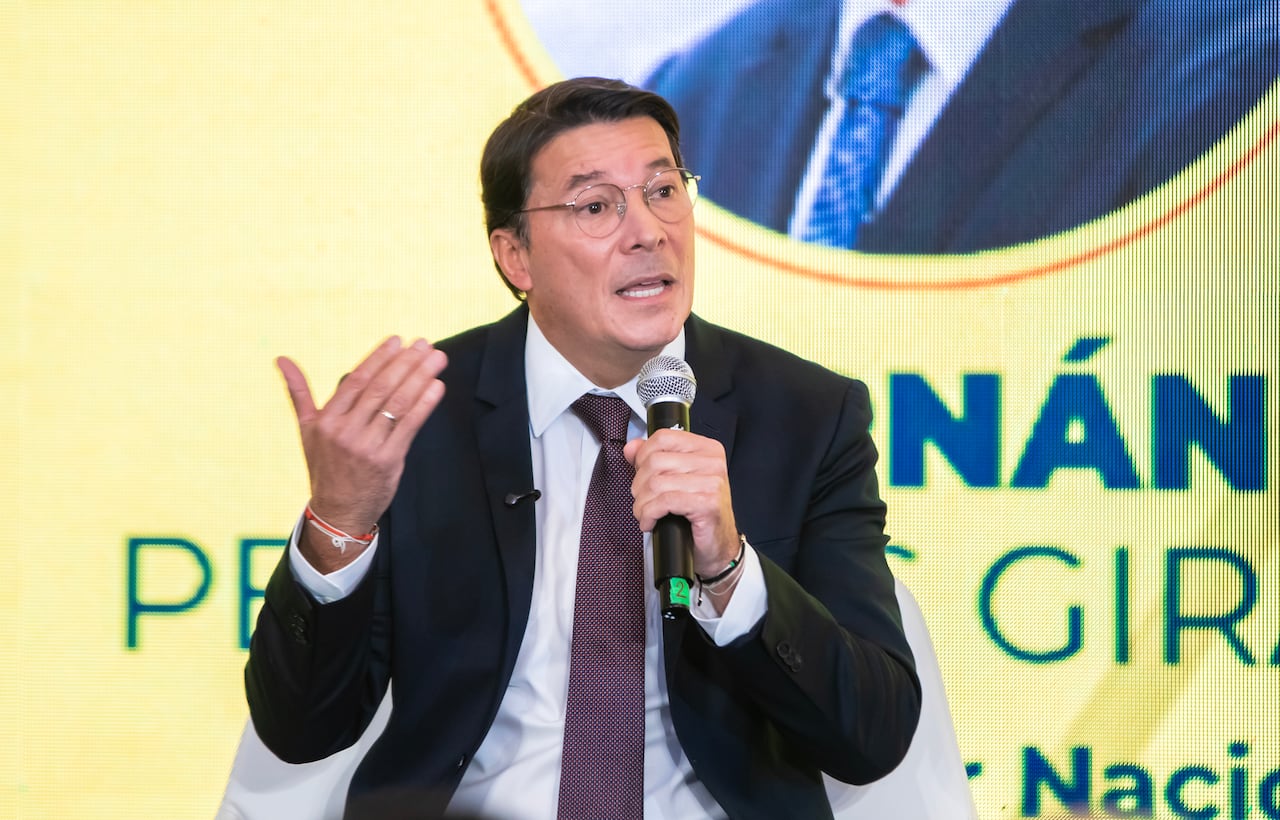 El registrador nacional, Hernán Penagos, defendió la transparencia del sistema electoral colombiano y alertó sobre los efectos de la desinformación. “Las realidades materiales, los hechos, respaldan al proceso electoral colombiano”, afirmó.