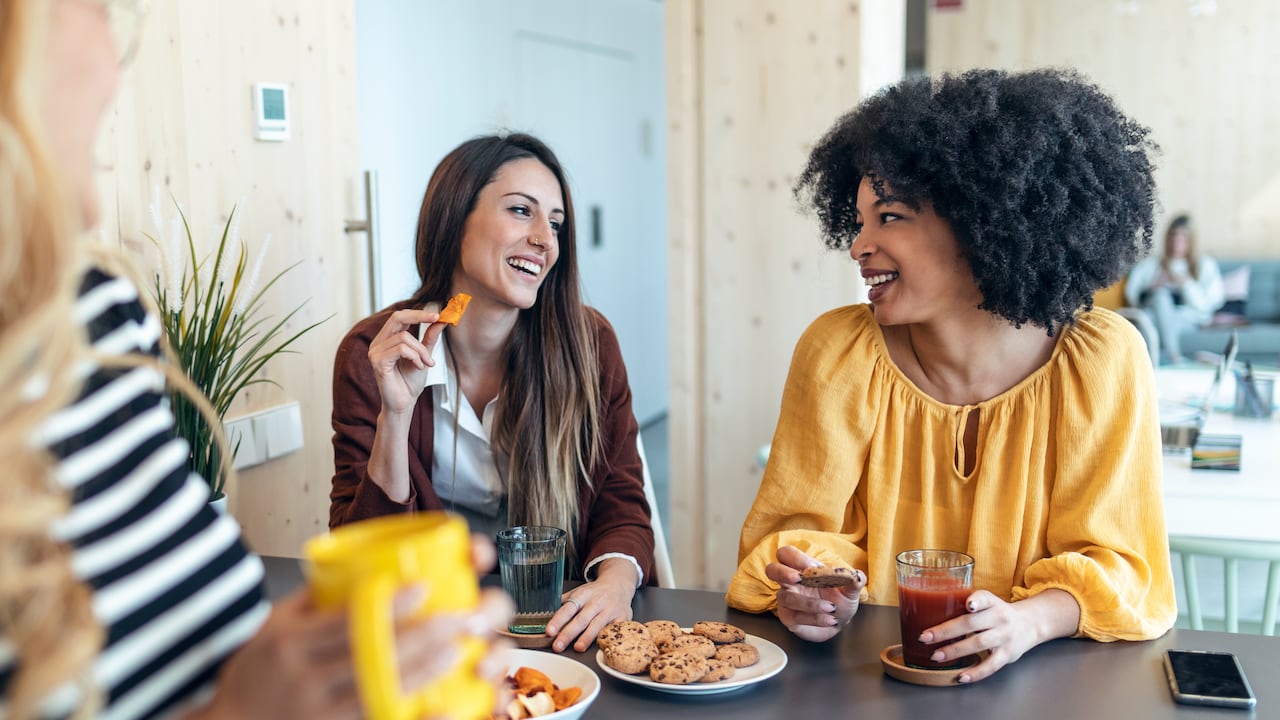 La hora de almuerzo no se computa como parte de la jornada laboral