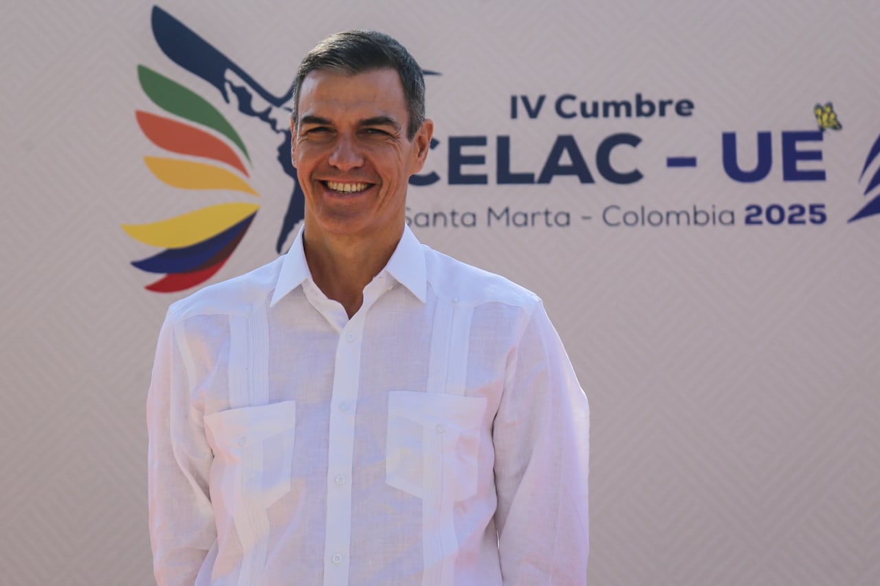 El presidente del gobierno de España, Pedro Sánchez, a su llegada al Centro de Convenciones Estelar Santamar, para participar en la IV Cumbre CELAC- UE.