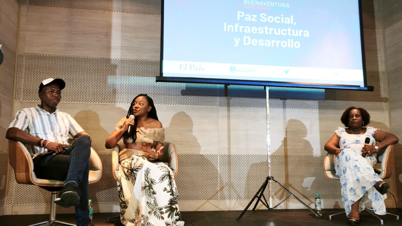 Santiago Valencia y Beatriz Mosquera. Panelista Milady Garcés, líder en Desarrollo Económico, Empresarial y Territorial del Pacífico Colombiano y expresidenta de la Cámara de Comercio de Buenaventura.