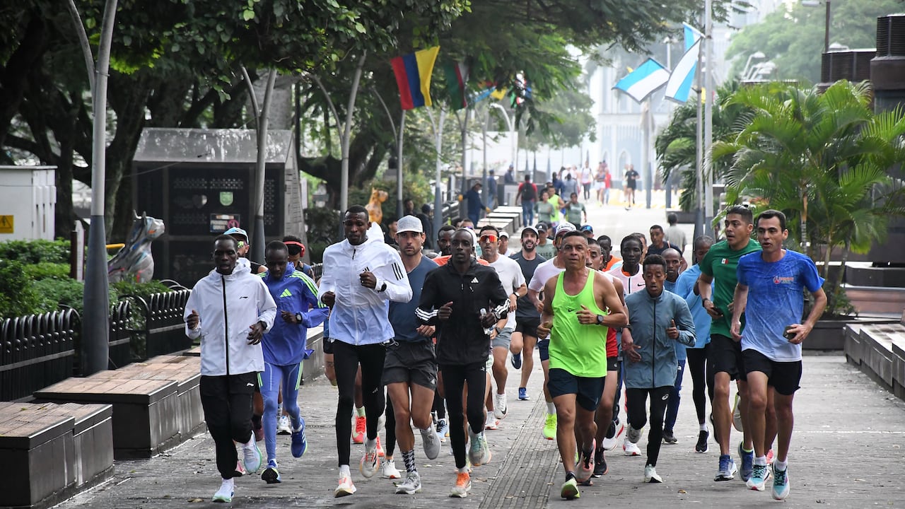 Afición: Cali respira atletismo previo al Maratón que se vivirá la ciudad el próximo domingo. Atletas de los cinco continentes se encuentran en Cali en busca de los mejores tiempos. Foto José L Guzmán. EL País.