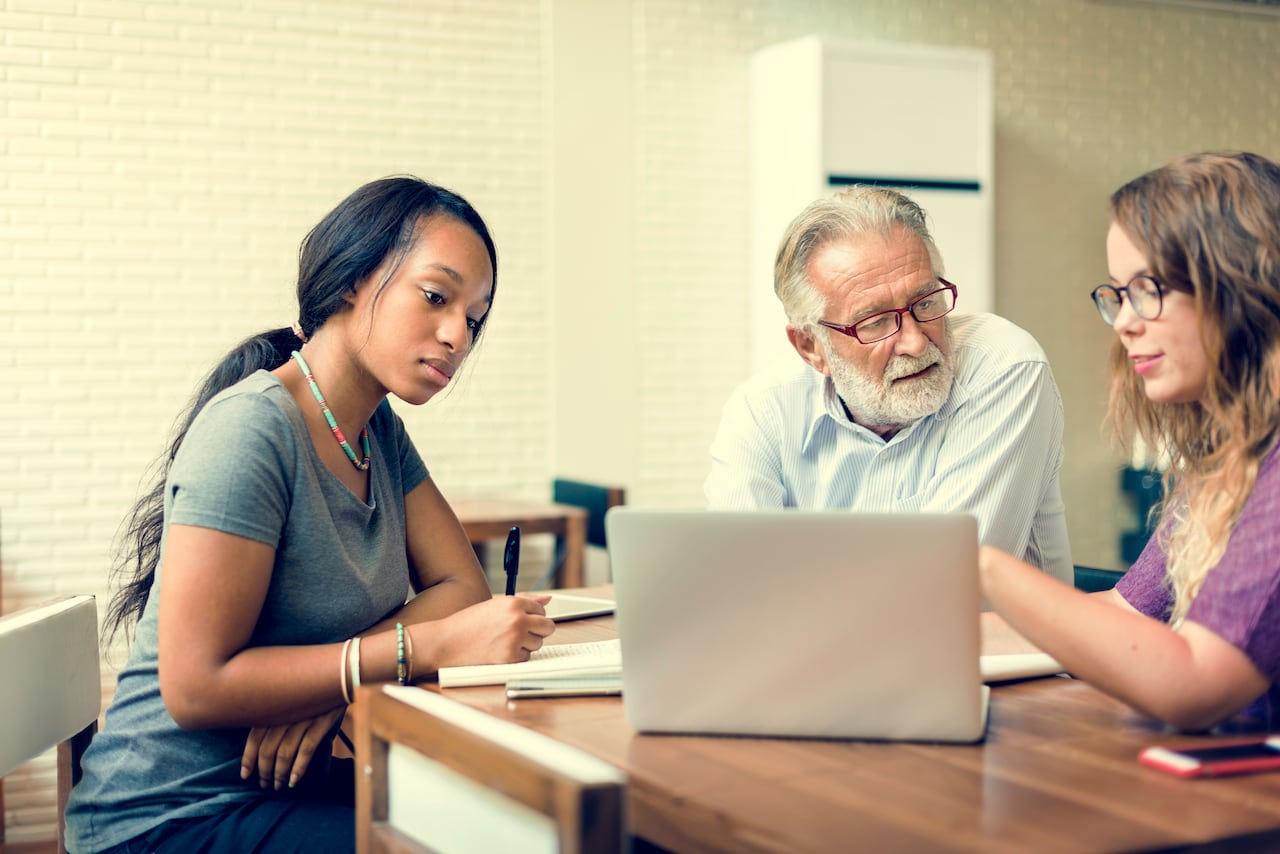 La construcción de entornos laborales donde las personas se sienten vistas, valoradas y capaces de dar lo mejor de sí mismas sin dejar de ser quienes son.