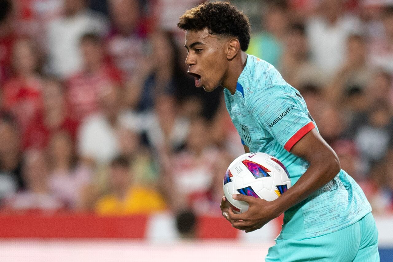 Lamine Yamal marcó su primer gol para Barcelona en LaLiga.