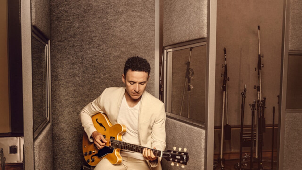 "Tropicalia es mi interpretación de nuestra esencia Tropical, de la esencia latina. Somos una mezcla de culturas, sonidos, acentos y por ello una mezcla de nuestro propio Tropicalismo”, Fonseca, cantante.