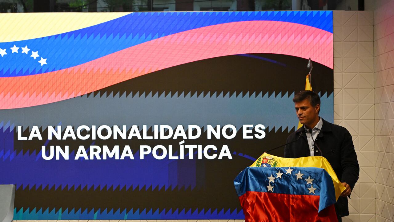 Venezuelan opposition leader Leopoldo Lopez delivers remarks during a press conference in Madrid, on October 27, 2025. (Photo by JAVIER SORIANO / AFP)