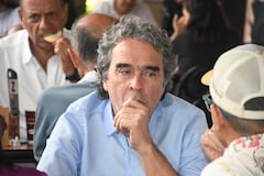 Sergio Fajardo y Jorge Robledo, en campaña por Cali, Panaderia Kuty.