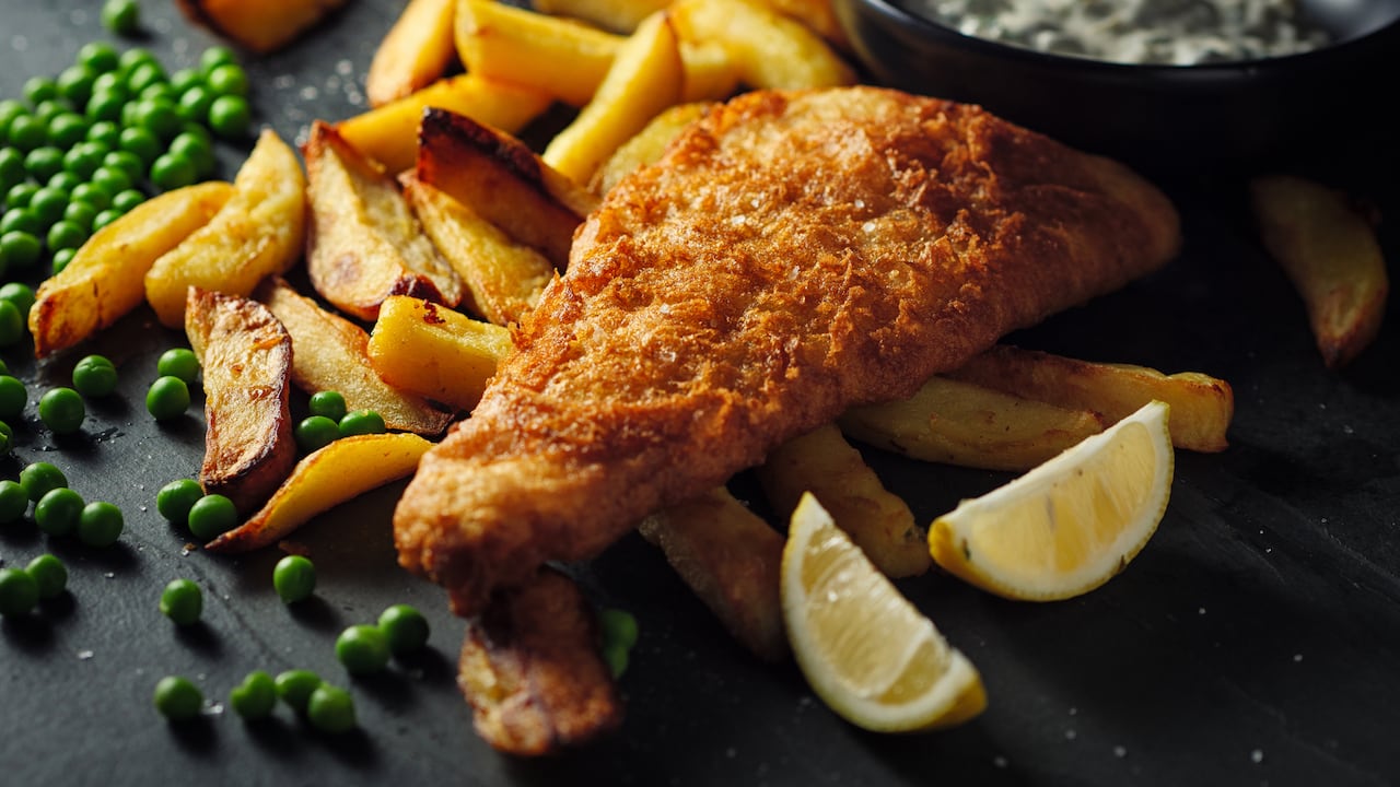 Para aquellos que buscan una alternativa ligera y deliciosa durante la Semana Santa 2024, la receta de pescaditos fritos emerge como una elección popular, satisfaciendo los paladares más exigentes con su crujiente textura y su sabor irresistible.