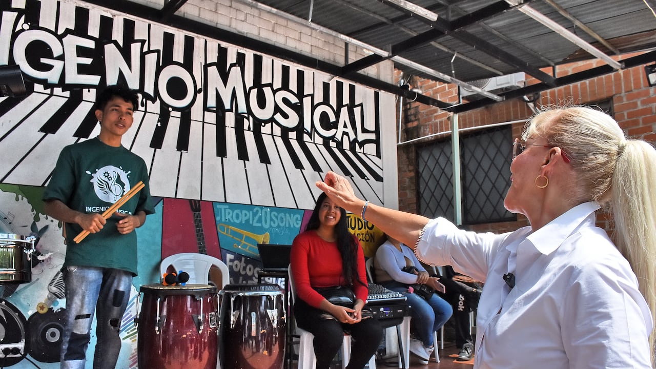 Recorrido Gobernadora del Valle en Siloé.