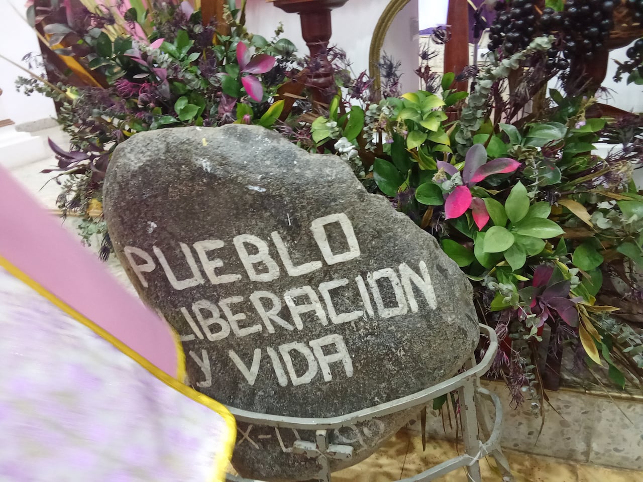 Esta es la primera piedra, la cual fu instalada al iniciarla construcción de este templo.