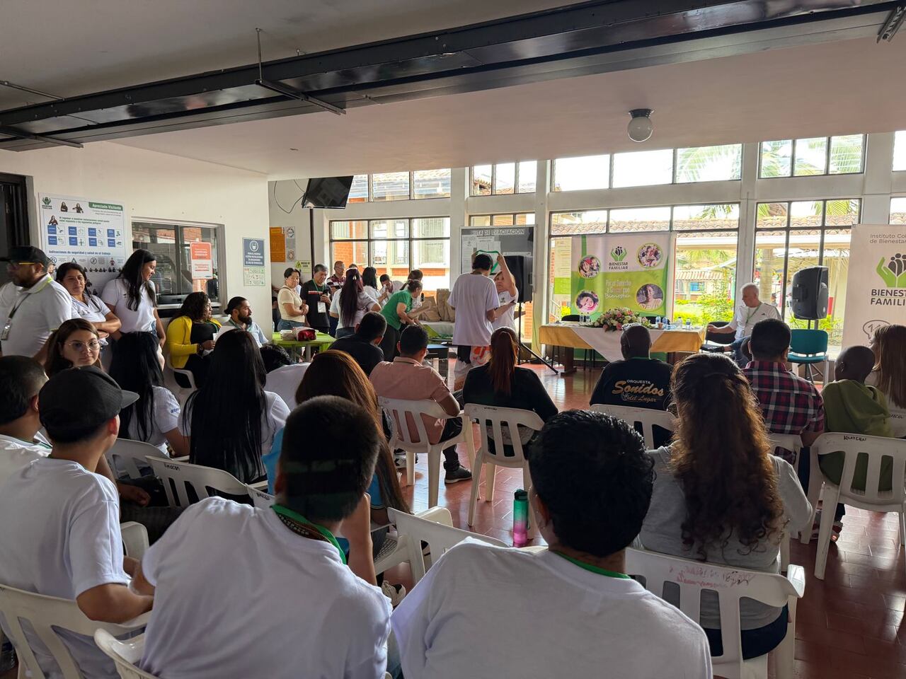 Uno de los aspectos más emocionantes de la Primera Feria de Emprendimientos del Icbf en Popayán es la posibilidad de escuchar historias inspiradoras de emprendedores locales.