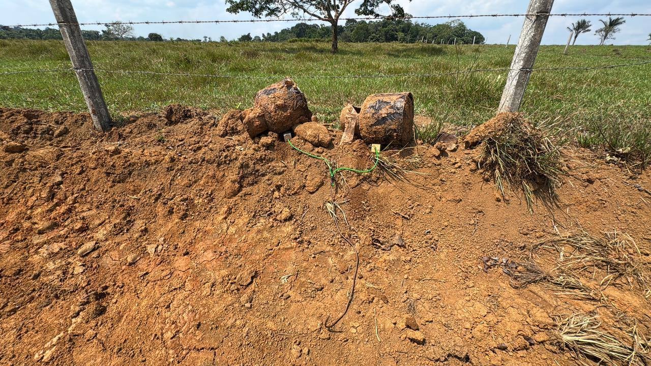Integrantesdel Ejército Nacional ubicaron y destruyeron de manera controlada tres artefactos explosivos en zona rural de El Retorno, Guaviare.