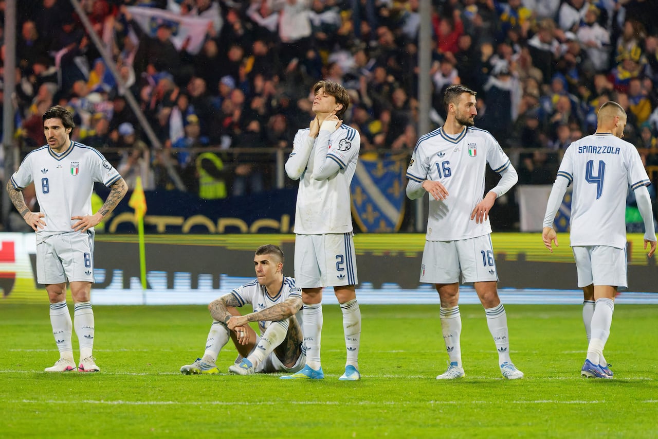 Selección de Italia tras perder la chance de clasificar a la Copa del Mundo 2026. Tercera vez consecutiva que se queda fuera