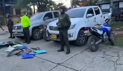 Seis vehículos reportados como robados fueron recuperados durante el allanamiento y puestos a disposición de la Fiscalía.