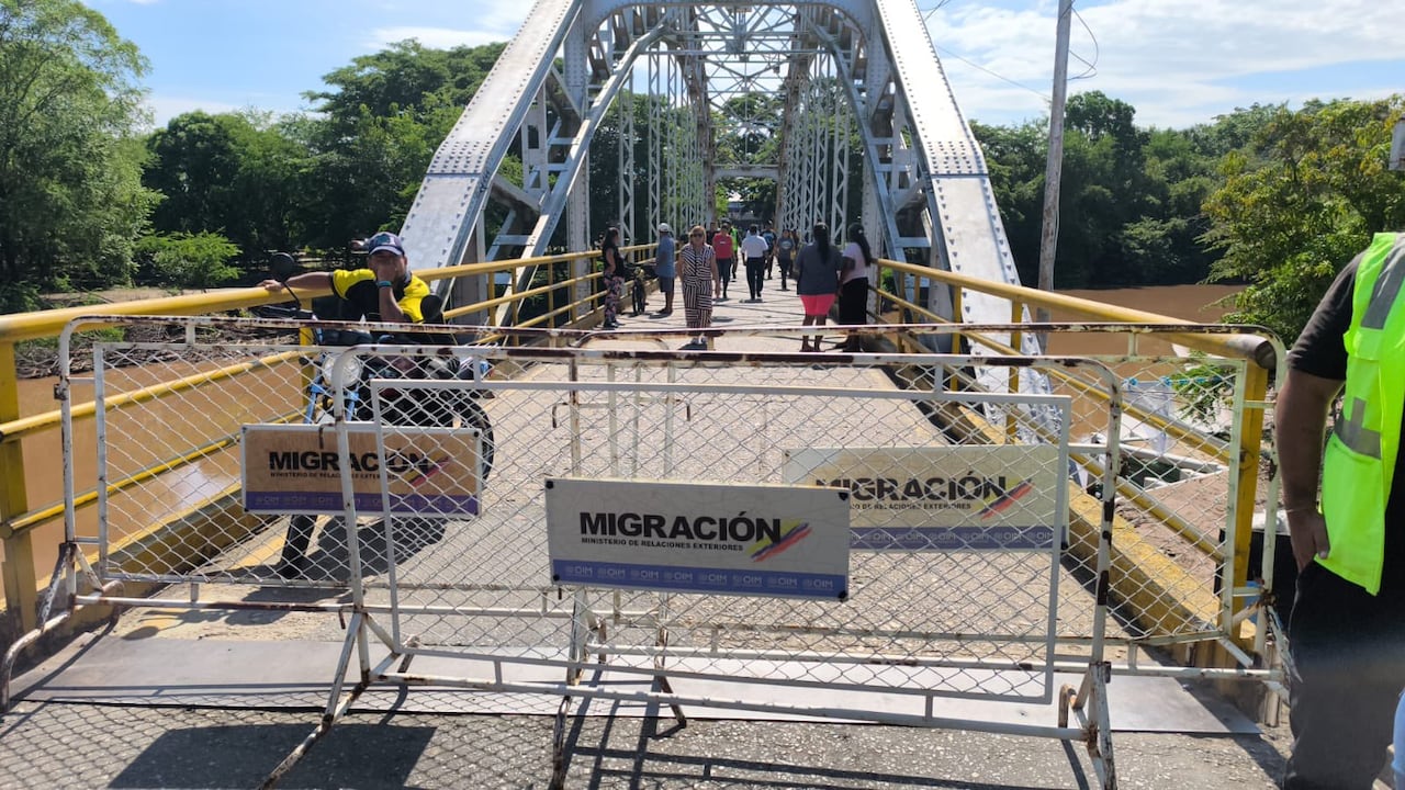 El Ejecutivo nacional modificó a última hora los horarios de restricción en los pasos terrestres y fluviales.