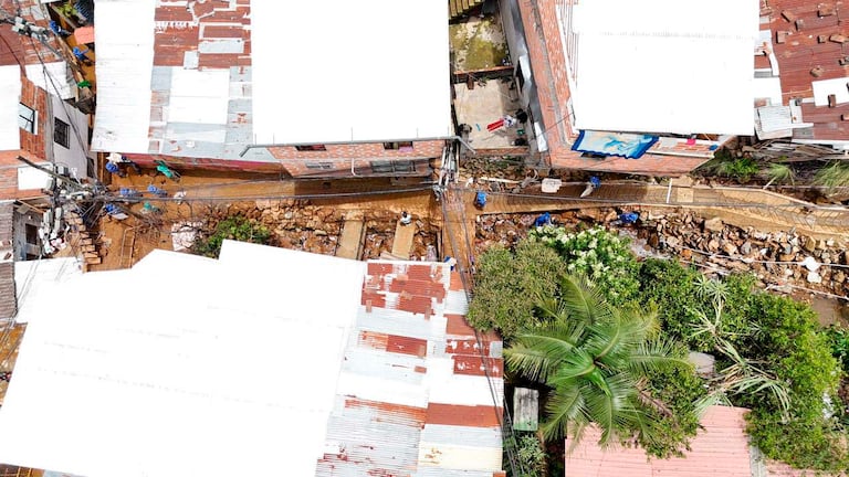 Organismos de socorro atienden múltiples puntos críticos tras una jornada de intensas precipitaciones.