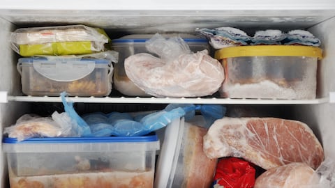 ¿Cuáles son los alimentos que no se deben meter al congelador?