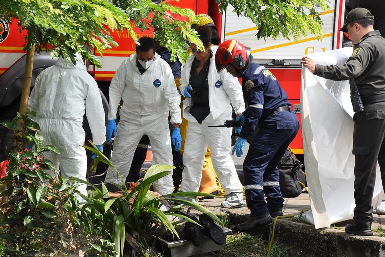 Las autoridades hicieron el levantamiento del cuerpo sin vida de una persona de sexo masculino en las aguas del Río Cali.