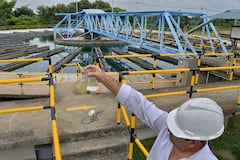 Se intensifica el tratamiento para el agua potable en la plata de puerto mallarino por aumento de su cause por las lluvias de estos días en Cali. Fotos Raúl Palacios / El País / 22 de Abril del 2023 Cali.