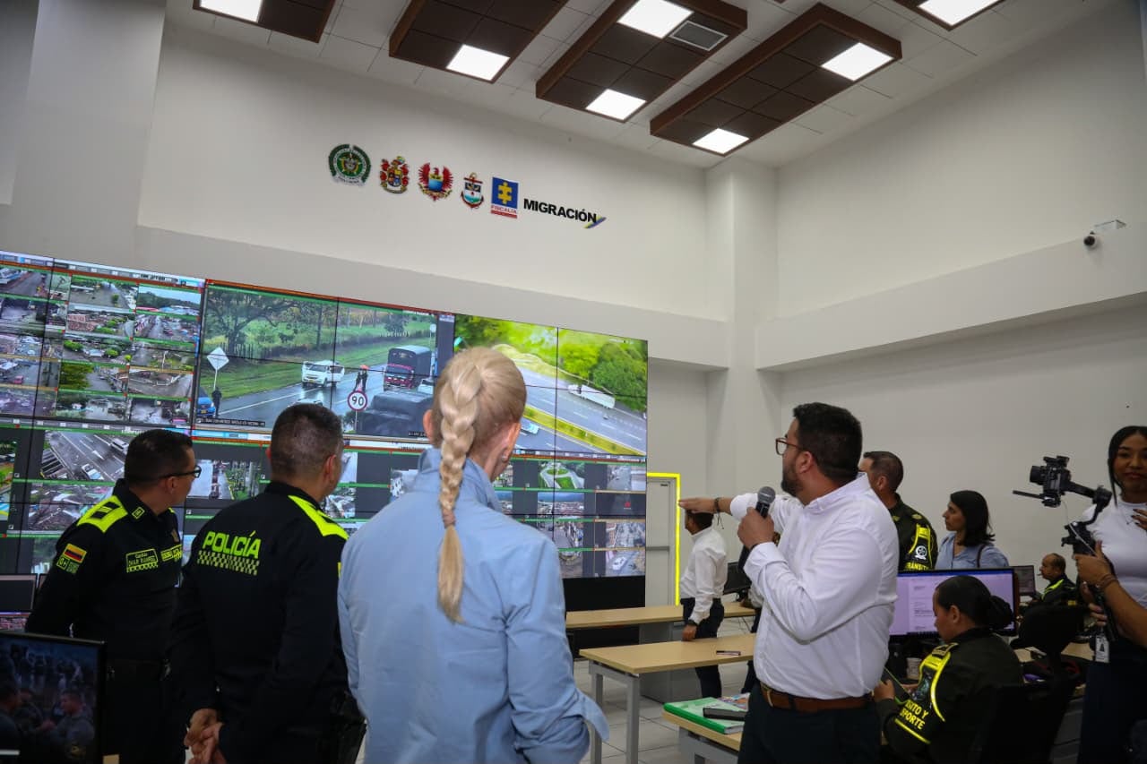 La gobernadora del Valle, Dilian Francisca Toro, anunció nuevas inversiones en seguridad financiadas con recursos de la Tasa de Seguridad.