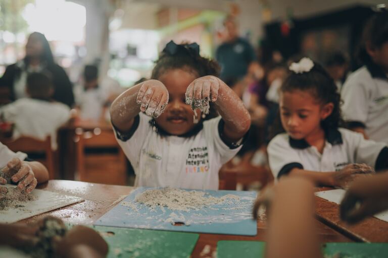 Niños de Apartadó son acogidos por el programa de Atención Integral a la Primera Infancia desde la gestación hasta las 5 años.