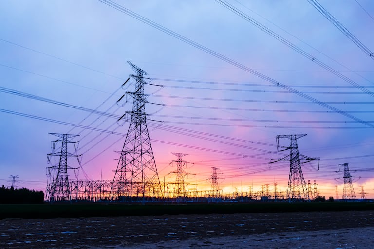 Según XM, este mismo año el país ya tendría un déficit cercano al 1,6 por ciento en energía firme garantizada frente a la demanda (ENFICC), una brecha que se ampliaría a 3,5 por ciento en 2027, coincidiendo con un posible Fenómeno de El Niño.