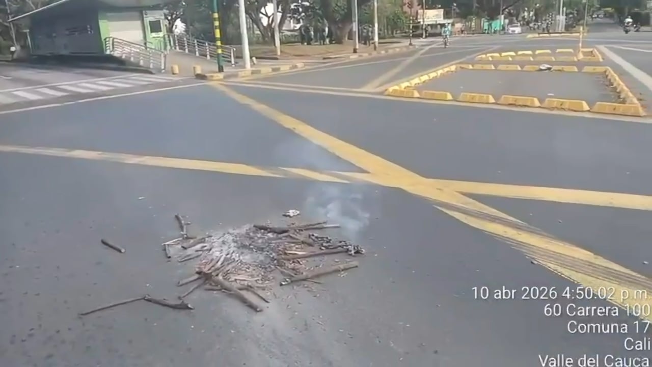 Panorama en las inmediaciones de la Universidad del Valle, luego de la retirada de los manifestantes.