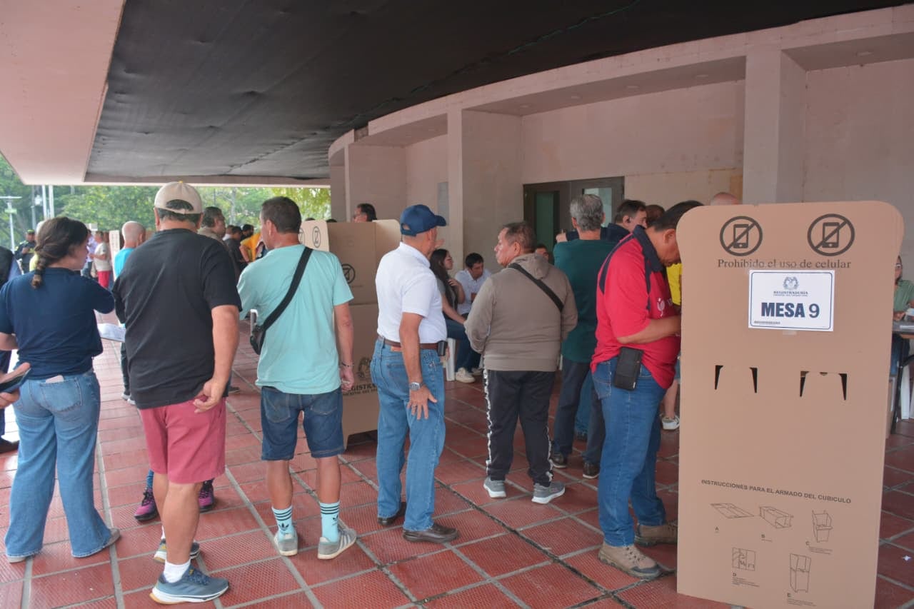 ELECCIONES PRESIDENCIALES - URNAS - VOTO
