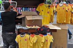 Se activan las ventas informales por fiebre mundialista.