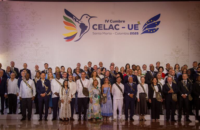 En el Centro de Convenciones Estelar Santamar se congregan los jefes de delegación para participar en la IV Cumbre CELAC- UE.