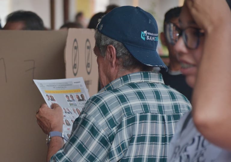 ELECCIONES PRESIDENCIALES - URNAS - VOTO