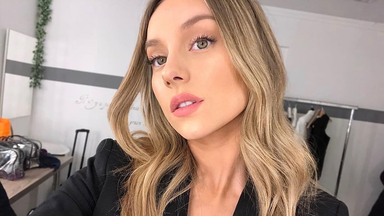 Ester Expósito dejó a los hombres babeando con vestido ajustado que dejó ver sus curvas