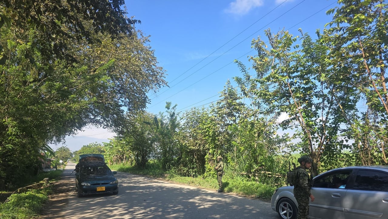 También se adelantan controles en la vía que comunica Padilla con Puerto Tejada, confirmaron las autoridades.