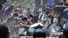 Operativo de búsqueda de sobrevivientes entre las ruinas del edificio colapsado Casa Médica Veno-Estil tras el sismo de magnitud 7.4
