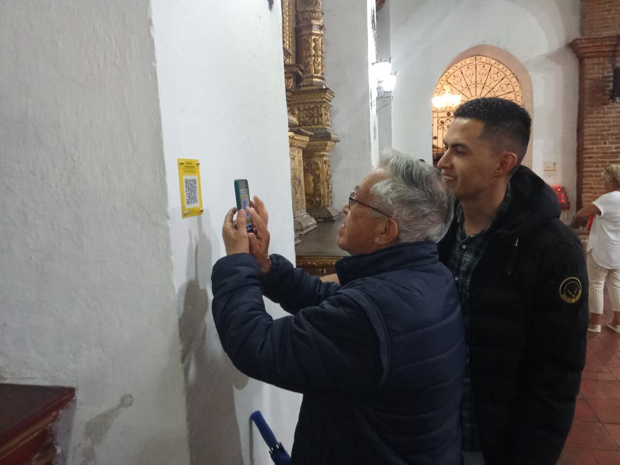 Buscando fortalecer el turismo religioso en Popayán, la comunidad de la parroquia Santo Domingo adelantó la instalación de códigos QR en sus retablos para que las personas accedan fácilmente a la historia de los mismos.
