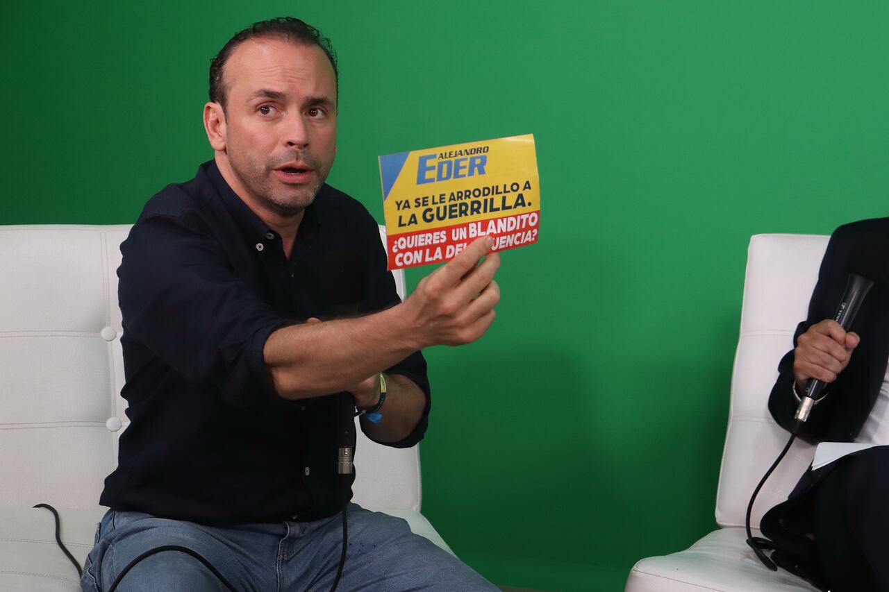 DIÁLOGO POR CALI CON ALEJANDRO EDER EN EL DIARIO EL PAÍS.