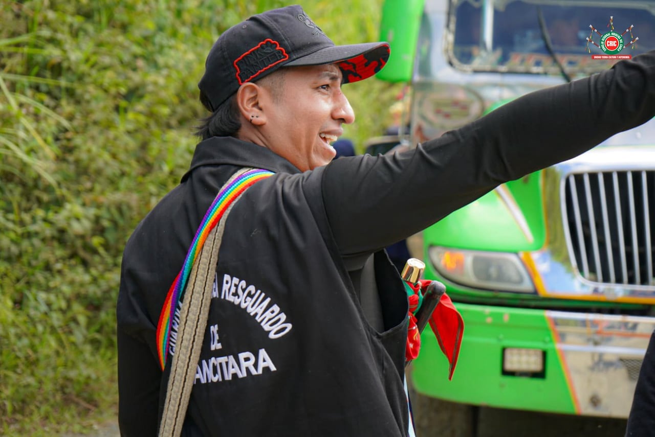 La Guardia Indígena de los distintos territorios del Consejo Regional Indígena del Cauca CRIC camina hacia el Décimo Encuentro Regional, con el propósito de seguir tejiendo la unidad como símbolo de resistencia para la defensa de la vida y el territorio.