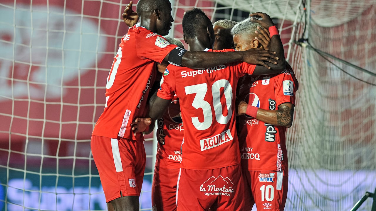 CALI. Diciembre 20 de 2020. América de Cali e Independiente Santa Fe en partido por la final ida como parte de la Liga BetPlay DIMAYOR 2020 jugado en el estadio Pascual Guerrero de la ciudad de Cali. (Cortesía DIMAYOR)