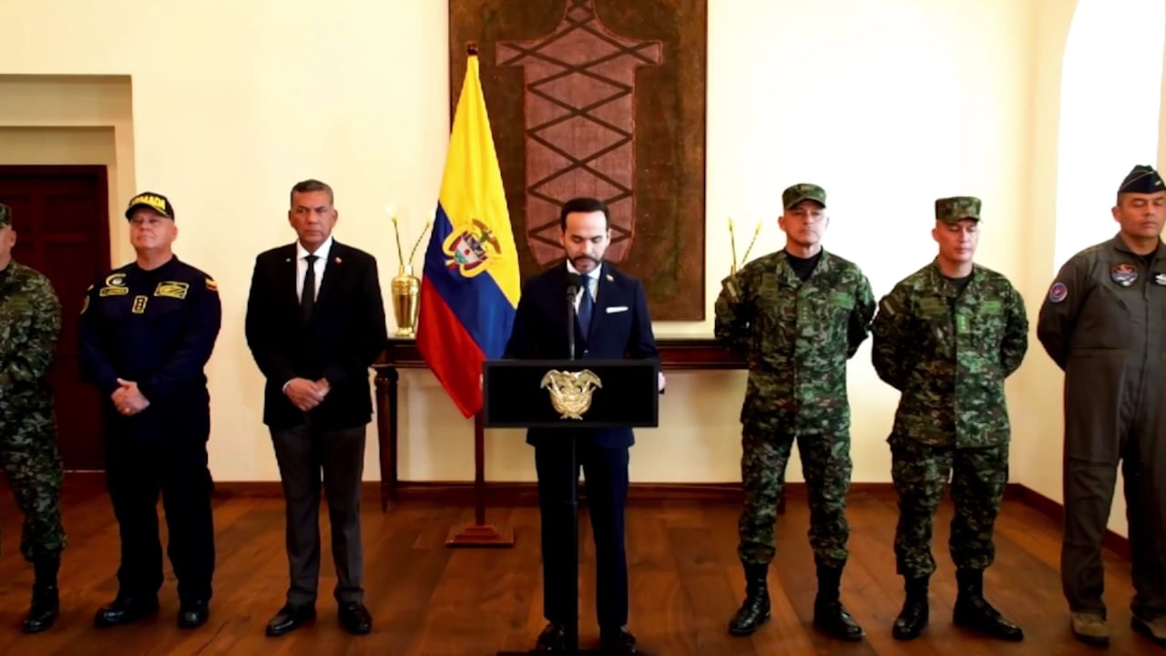 El mandatario oficializó desde Barranquilla las designaciones en el Comando General, el Ejército, la Armada y la Fuerza Aérea.