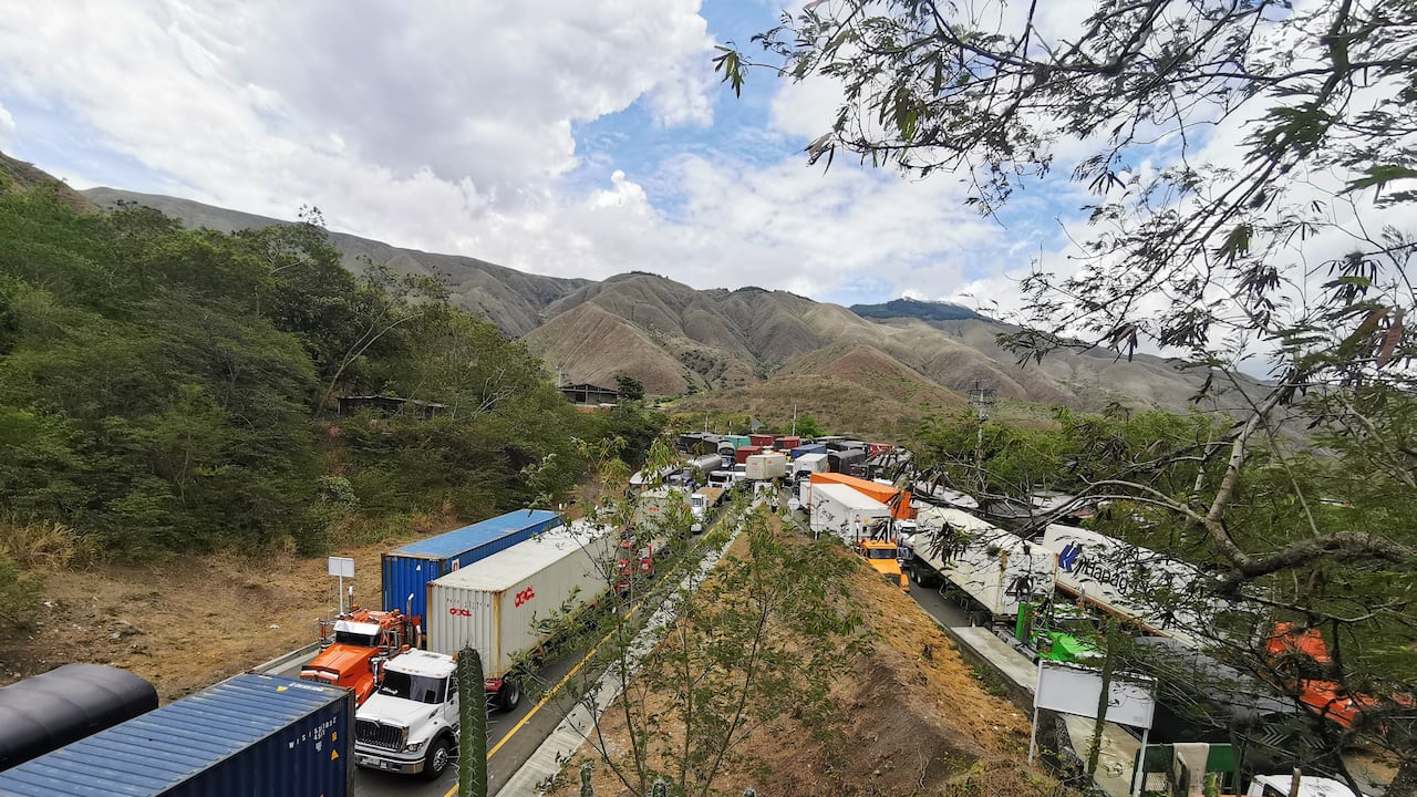 Bloqueos en loboguerrero vía a Buenaventura