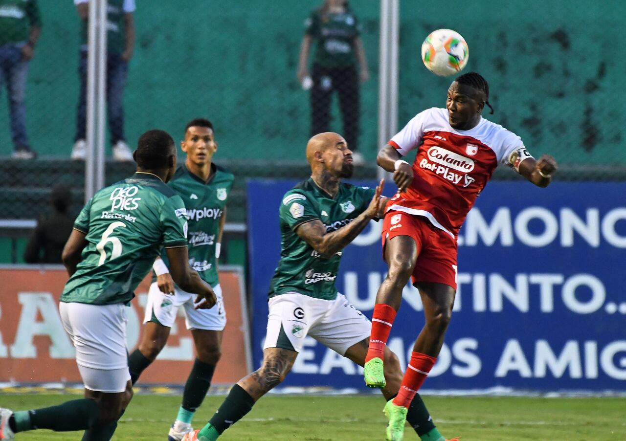 Fútbol: Dolorosa eliminación, Deportivo Cali 0 Independiente Santa Fe 2. Los azucareros quedaron fuera del octagonal de la Liga Betplay . Foto José L Guzmán