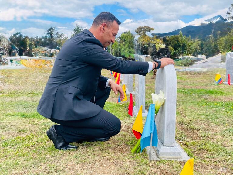 Confusión y dudas tras el bombardeo anunciado por el ministro Pedro Sánchez en Antioquia.