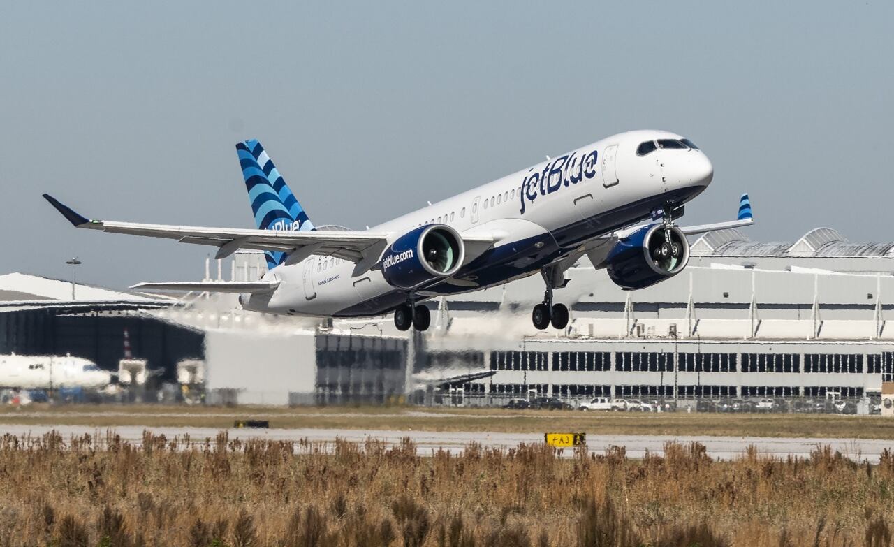 JetBlue Airways firmó un pedido con Airbus por 30 aviones A220-300 adicionales. Foto: Airbus