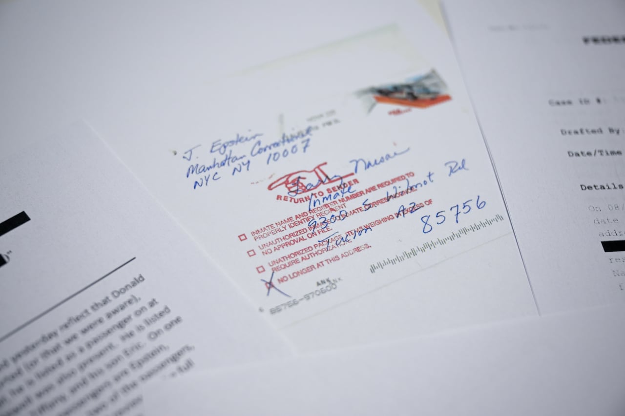 Antes de morir, Epstein envió carta a Larry Nassar con referencias al presidente Trump