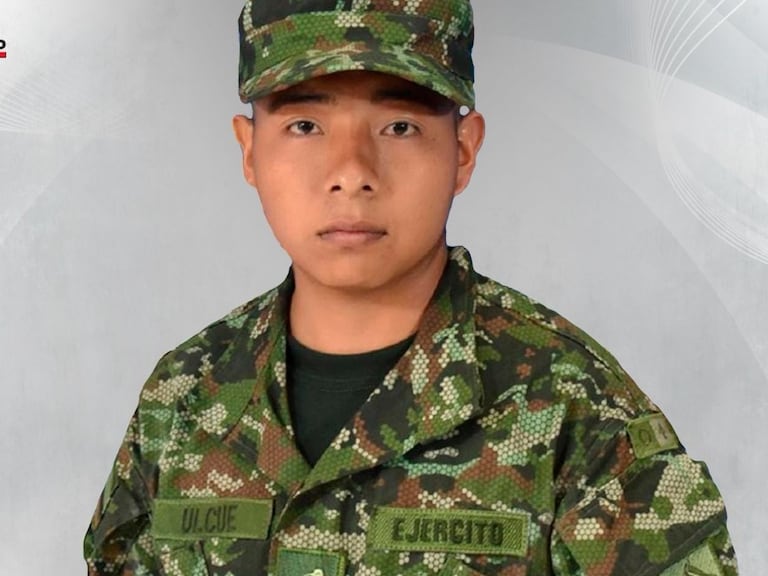 Sergio Arley Ulcué Campo, de 24 años, fue el soldado asesinado durante el ataque registrado el 3 de septiembre en inmediaciones de La Salvajina. De acuerdo con el reporte entregado por el Ejército, el uniformado recibió un impacto de arma de fuego durante la acción atribuida a las disidencias de la estructura Jaime Martínez.