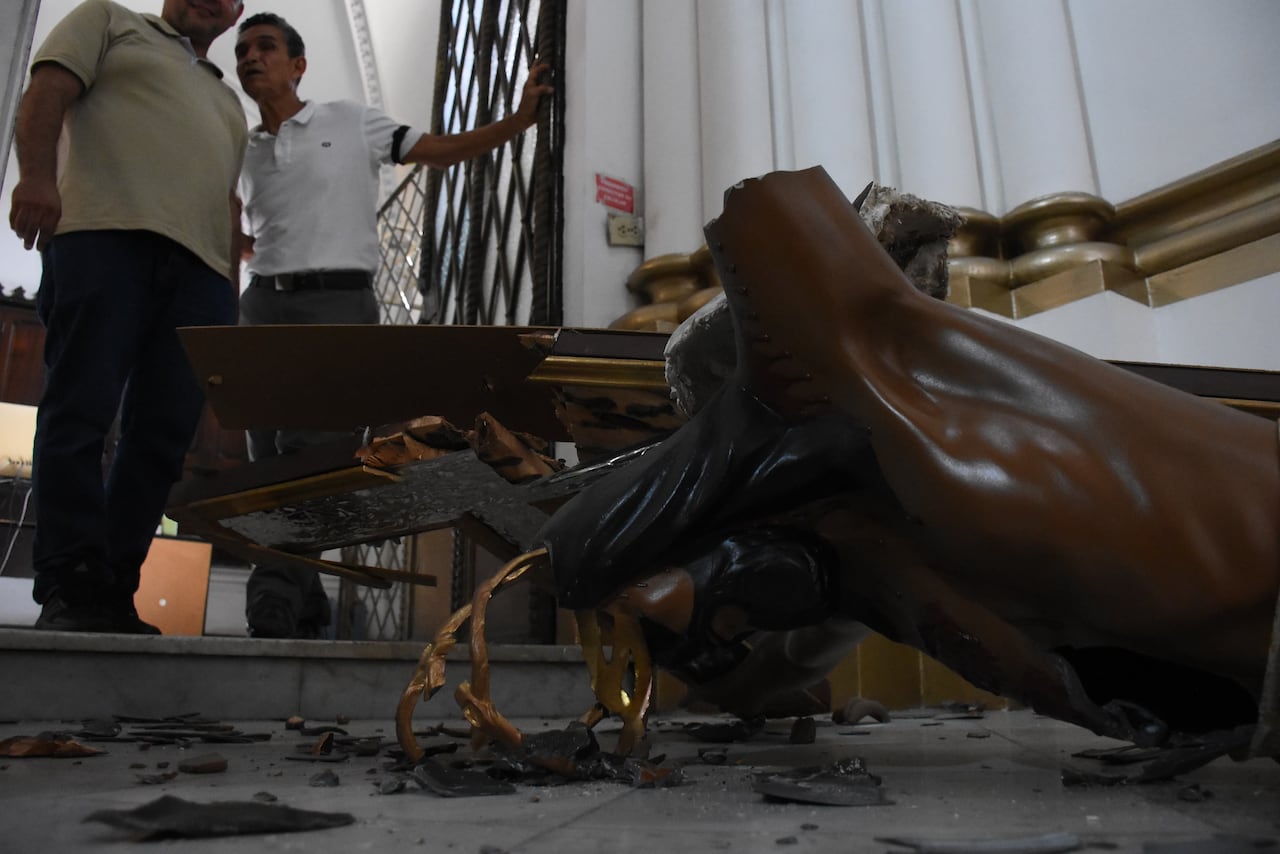 Vandalismo y Sacrilegio en la Iglesia La Ermita