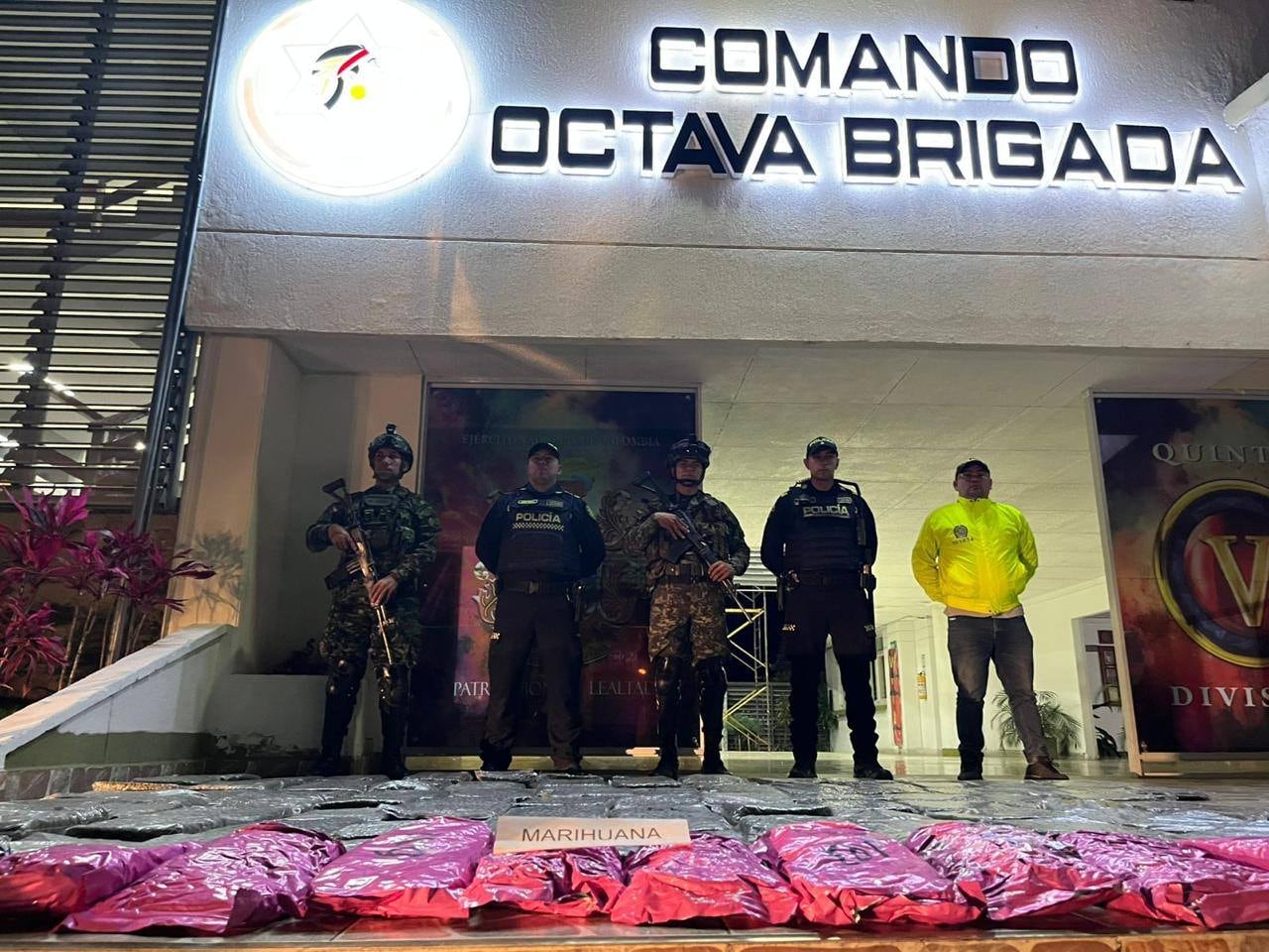 Según las autoridades, el cargamento presuntamente provenía de Génova y tenía como destino final la ciudad de Bogotá.