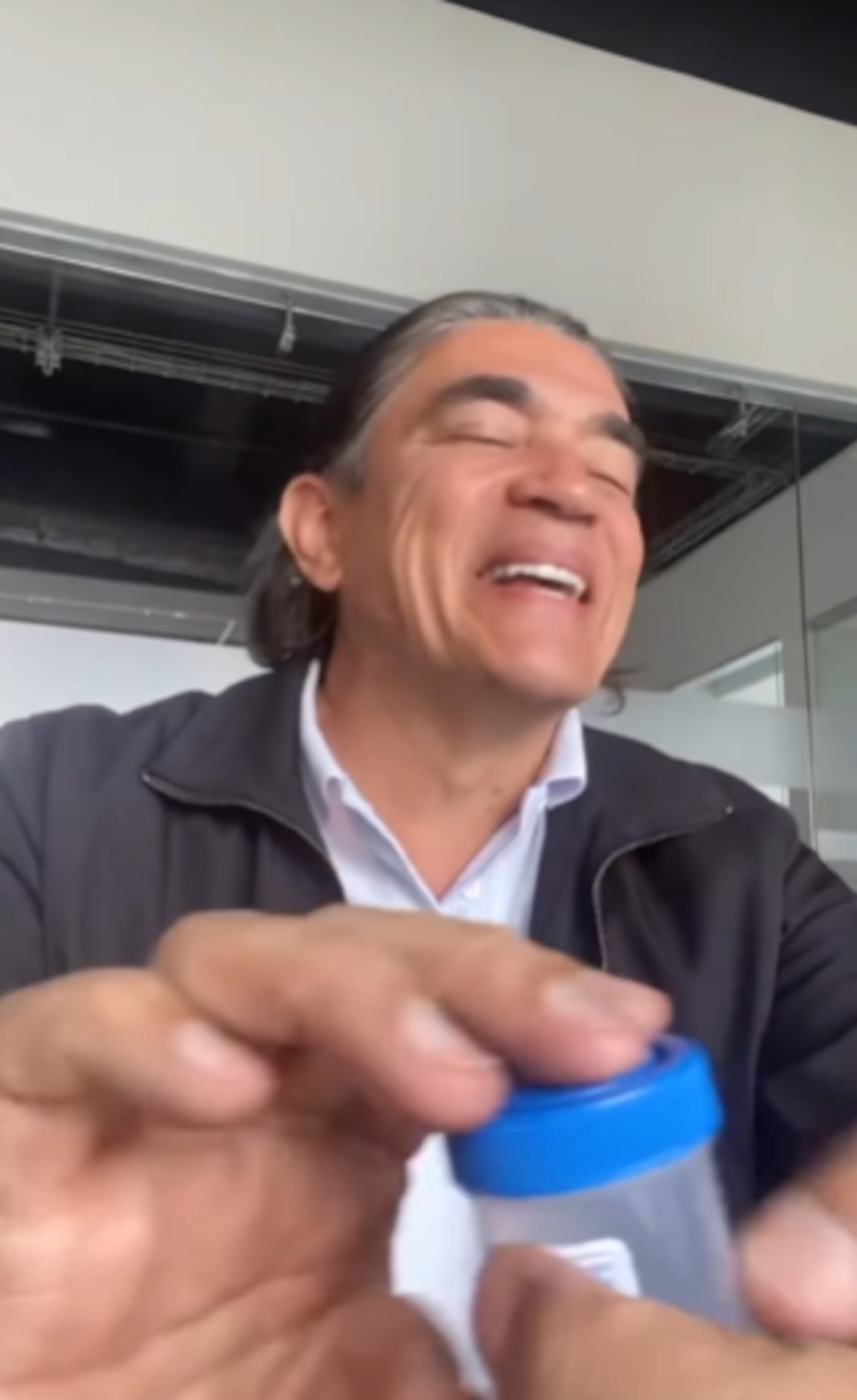 Entre risas, Bolívar contó la curiosa anécdota.