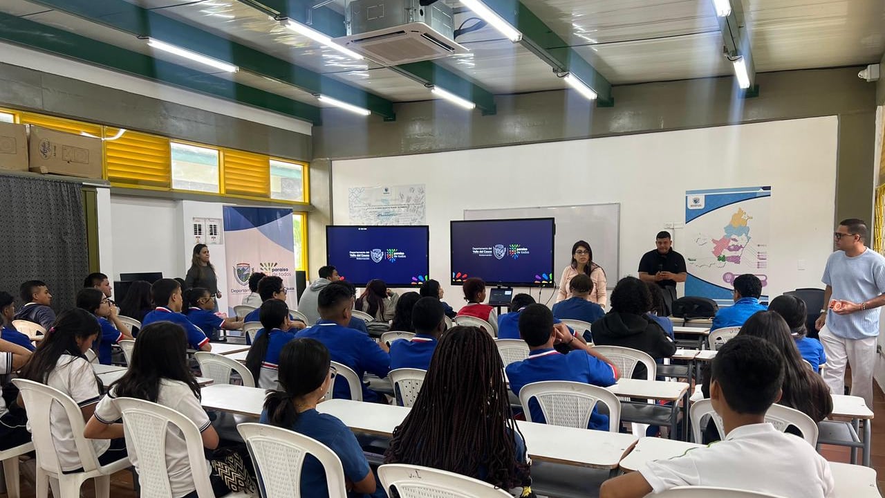 Los estudiantes se pueden matricular en una de las 148 instituciones educativas oficiales de los 34 municipios no certificados del Valle del Cauca.